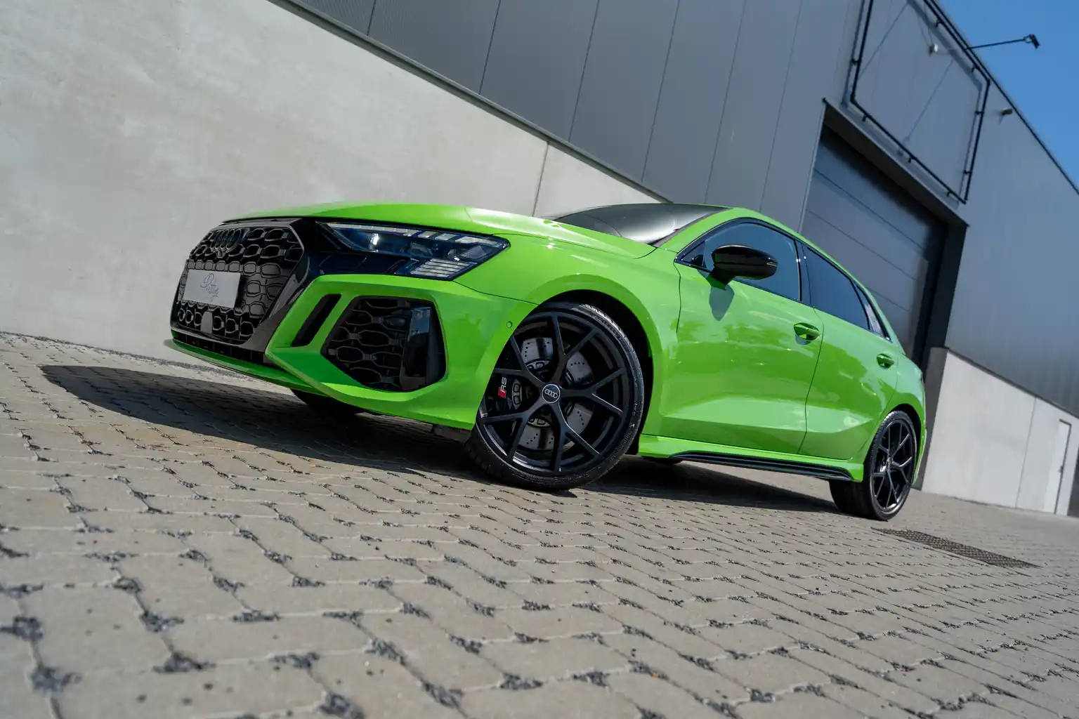 Prestige Automotive aan het werk